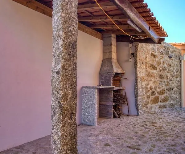 Landhaus Quinta Dos Caseiros Do Paco De Giela